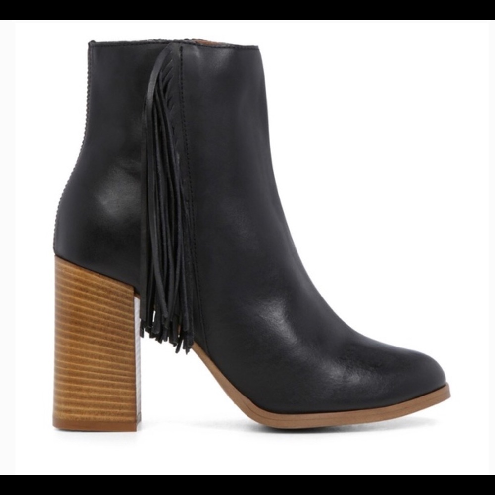 NWOT leather boots with leather fringe